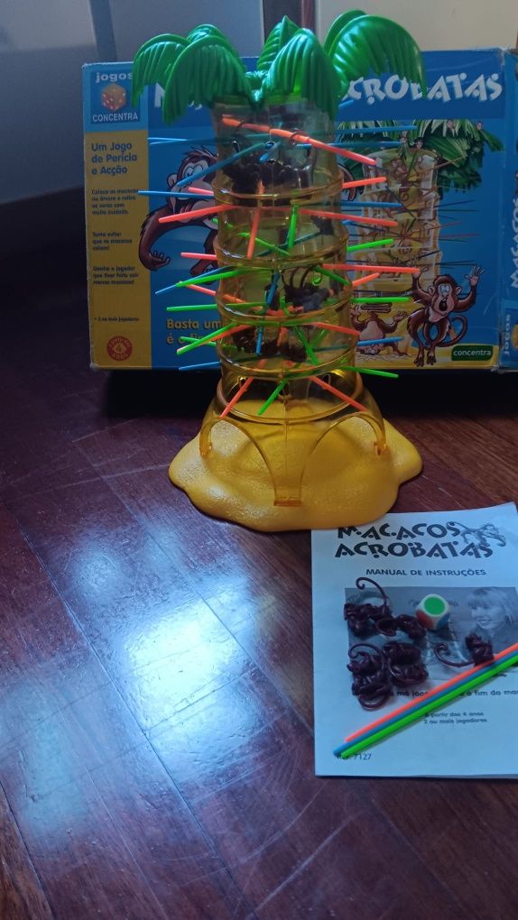 Macacos acrobatas