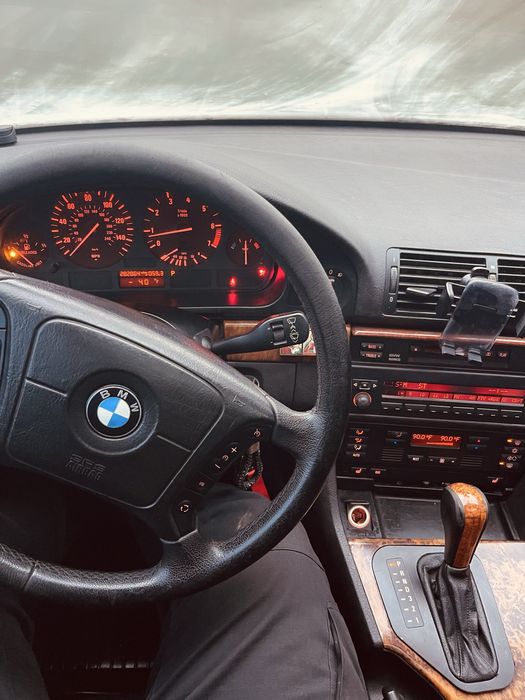 BMW 528 99 рік автомат