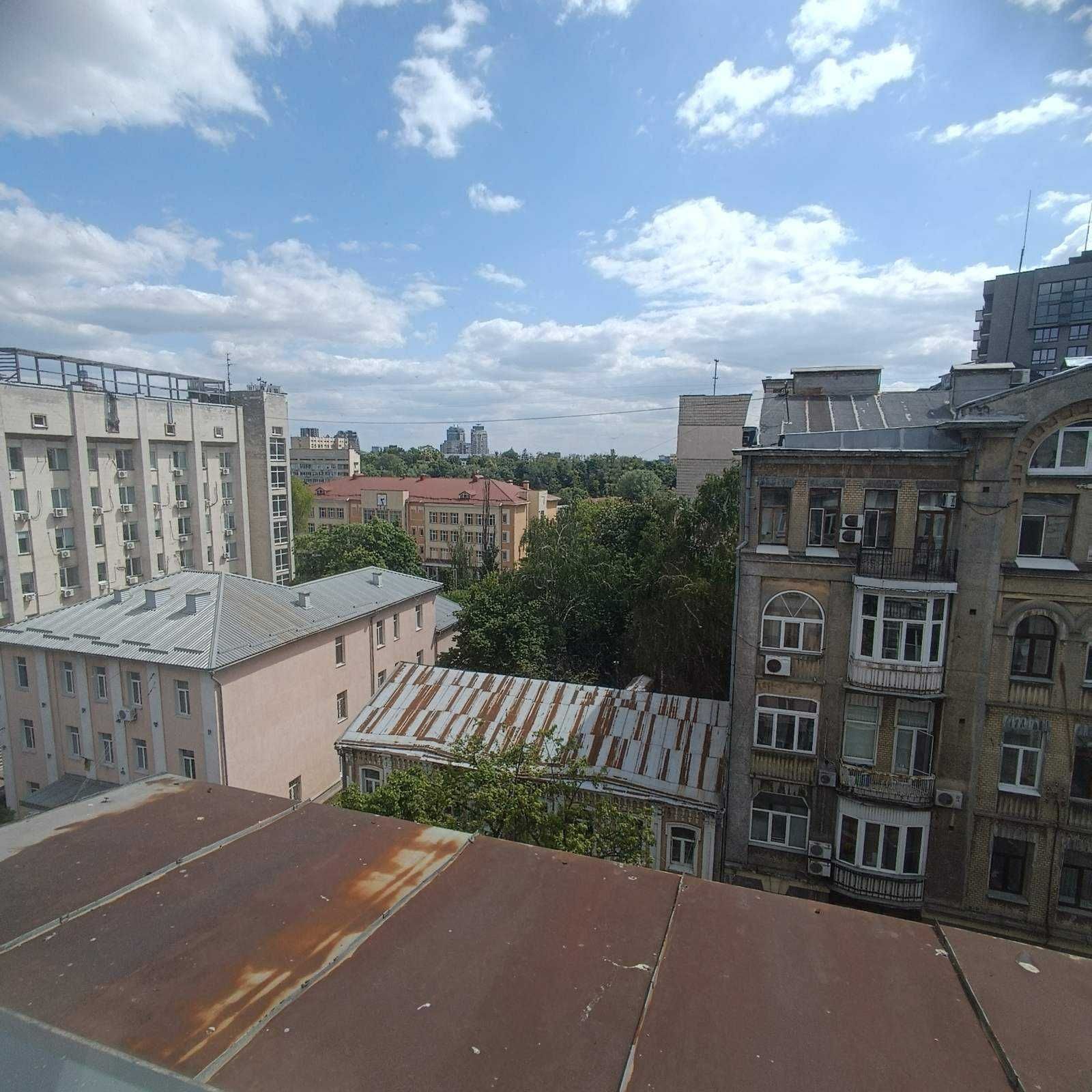 Без %. Продаж пентхауса 218 м. в центрі Киева Січових Стрільців 40.