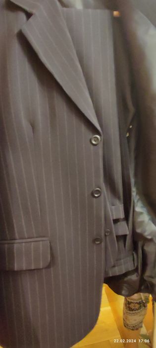 Garnitur czarny w prążki