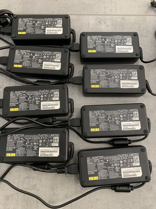 блок живлення Fujitsu ADP-150WB  19V 7.89A (оригінал б/у)