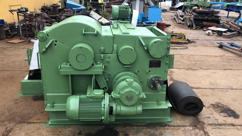 дробарка подрібнювач  щепоріз   дробилка урм 5