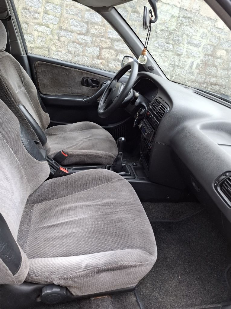 Nissan Primera para peças