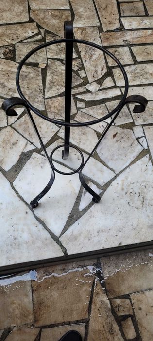 Suporte para vaso em ferro forjado