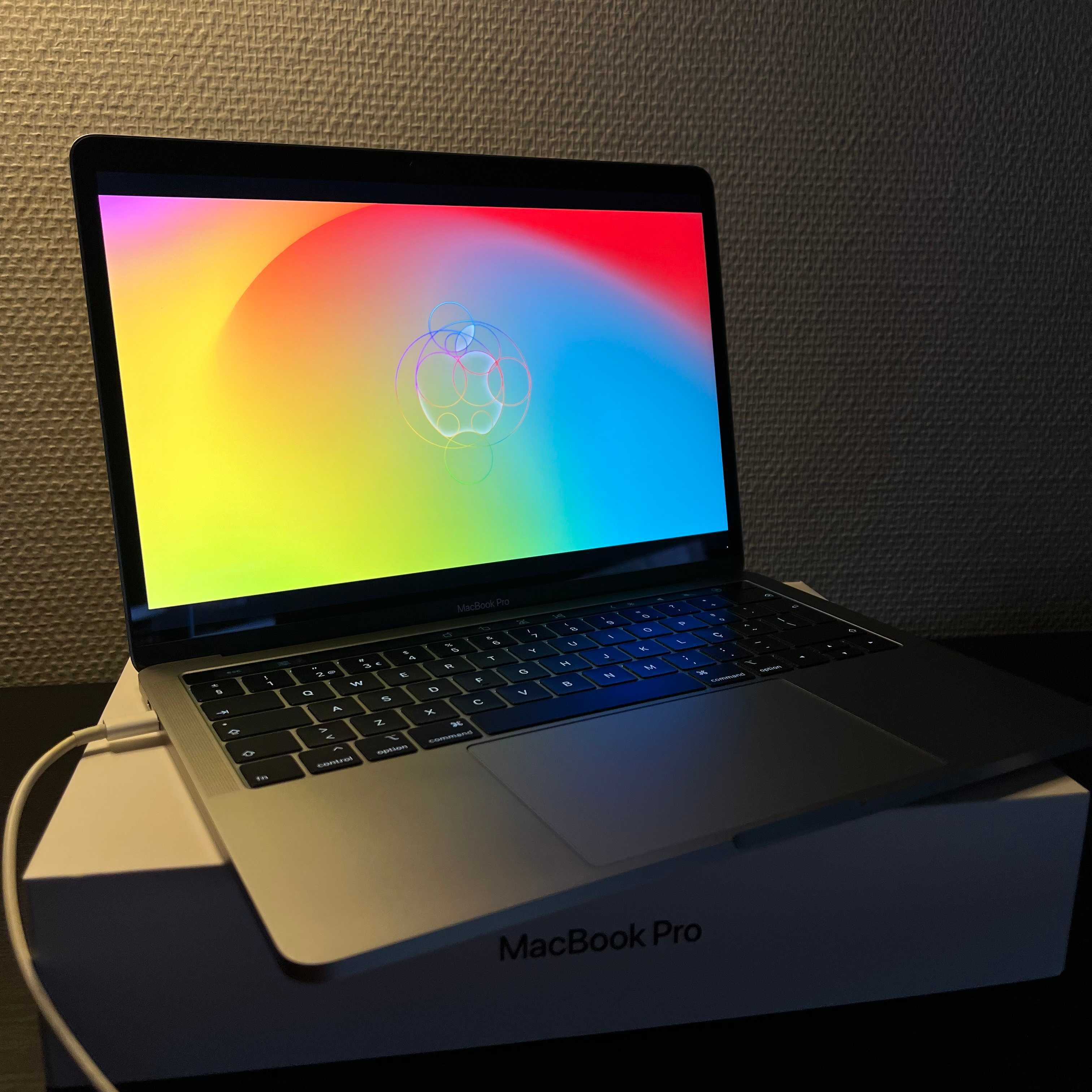 Macbook Pro 2019 Touchbar - c/ Caixa + Carregador