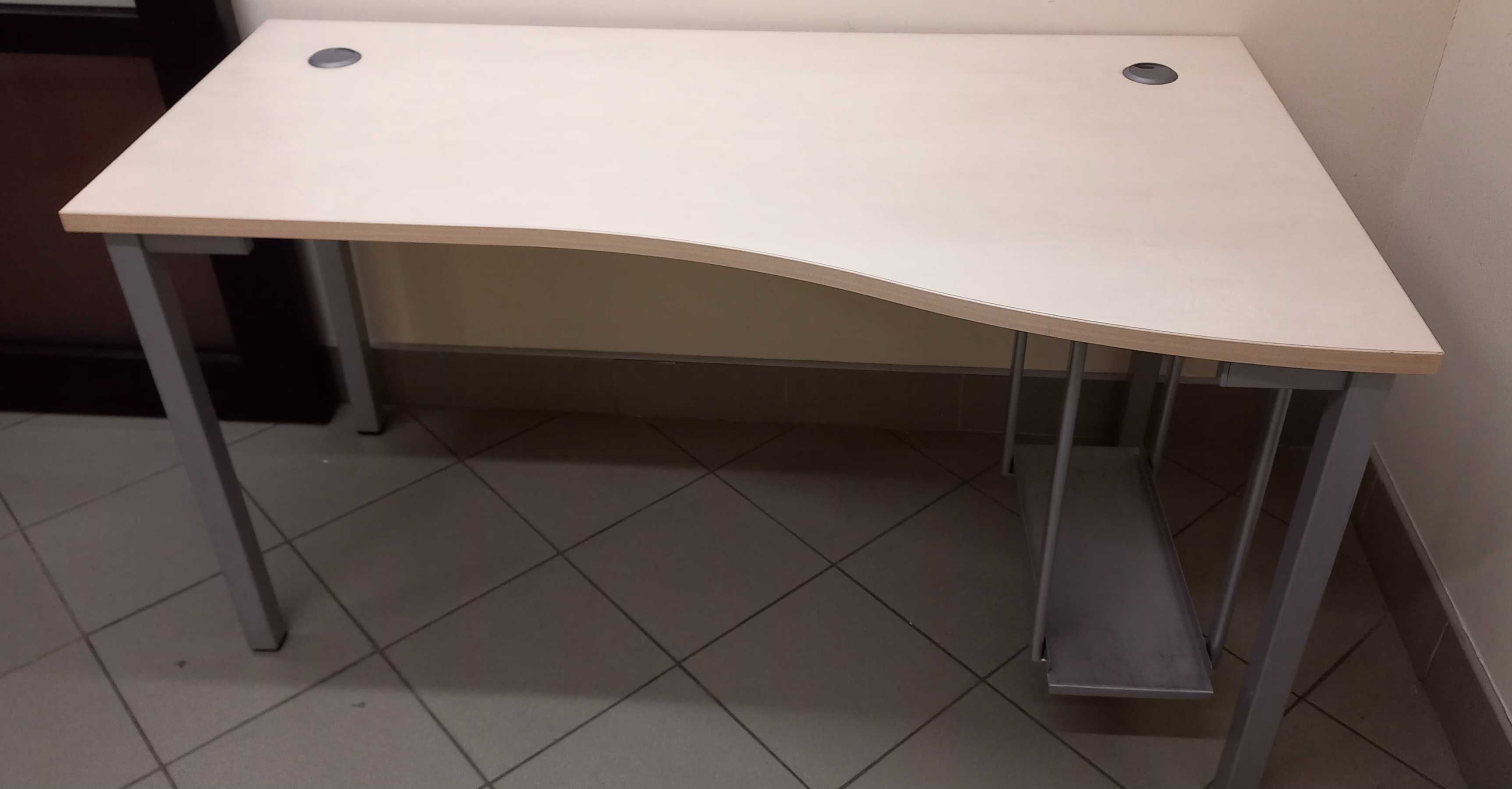 Biurko/stół jasny + uchwyt na komputer