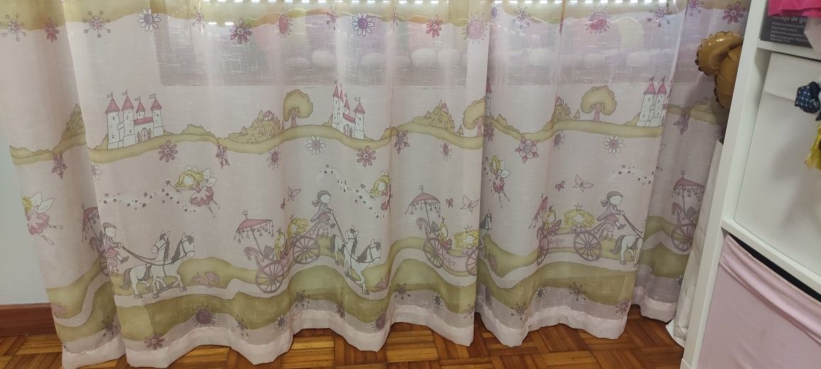 Cortinado princesas quarto criança