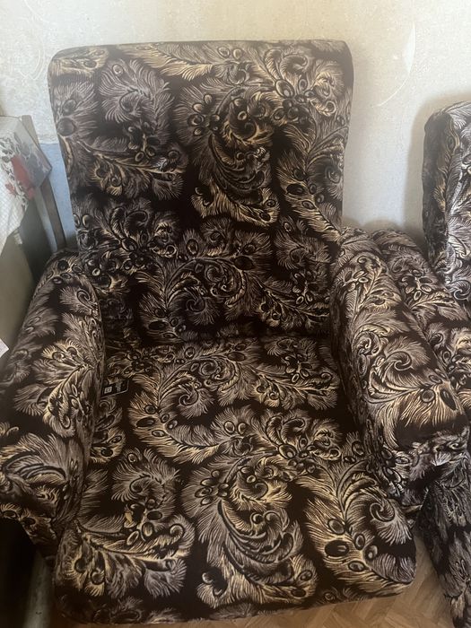 Продам диван с креслами