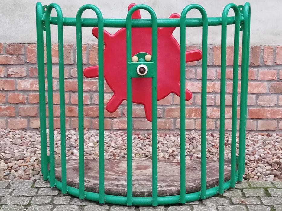 Zjeżdżalnia, mostek kapitański - plac zabaw