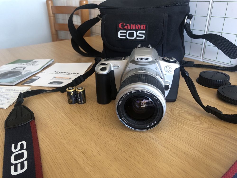 Máquina fotográfica Cânon EOS 300  QD