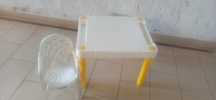 Mesa e cadeira para crianças
