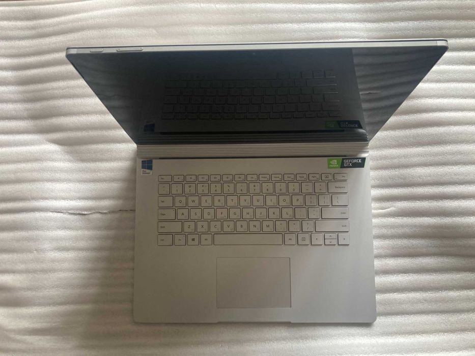 Игровой Ноутбук Microsoft Surface Book 2 i7,16GB,512GB,NVIDIA GTX 1060