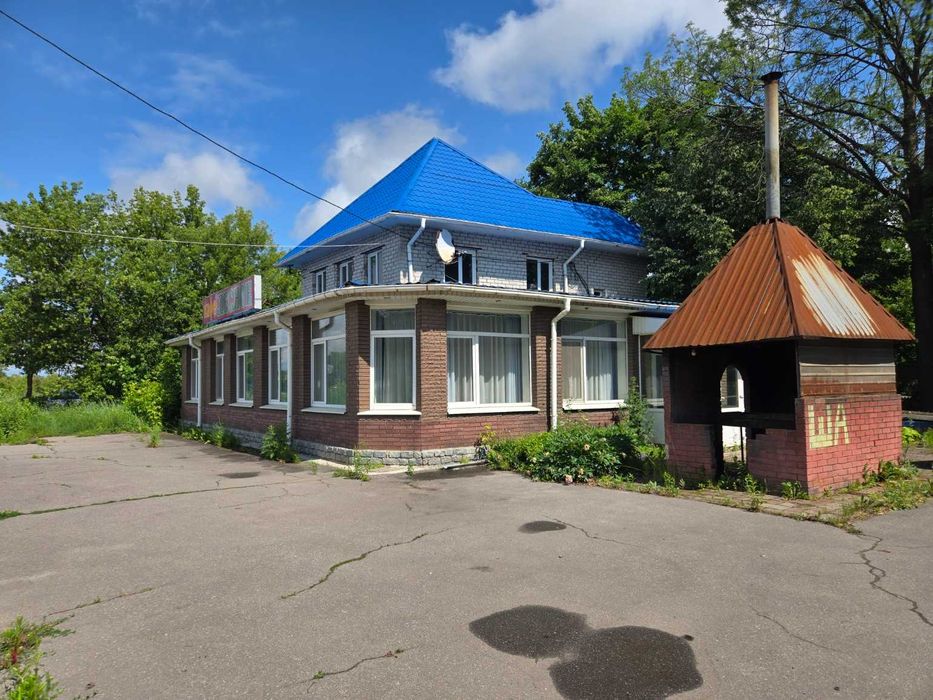 Продам комерційне приміщення 225 м² під бізнес , смт. Високий