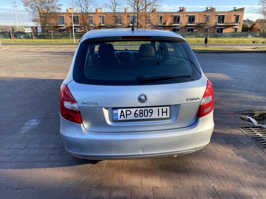 Шкода fabia 2015