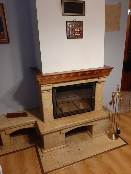 Kominek wraz z obudową