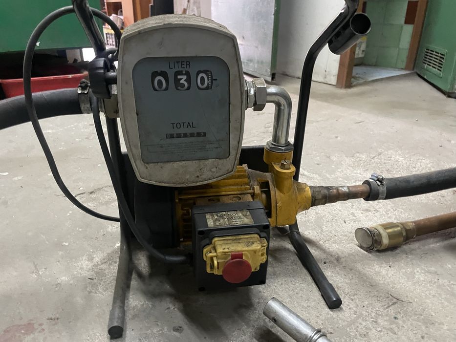 Pompa dystrybutor do paliw i olejow 230v Geko G01025 Licznik
