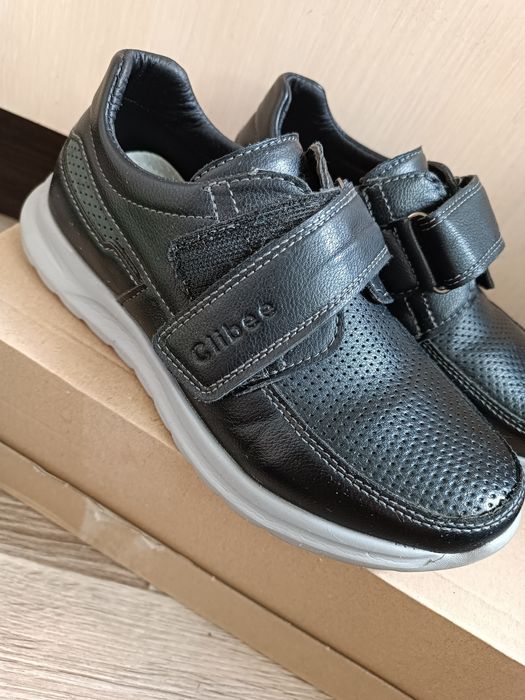 Шкіряні туфлі в школу Clibee