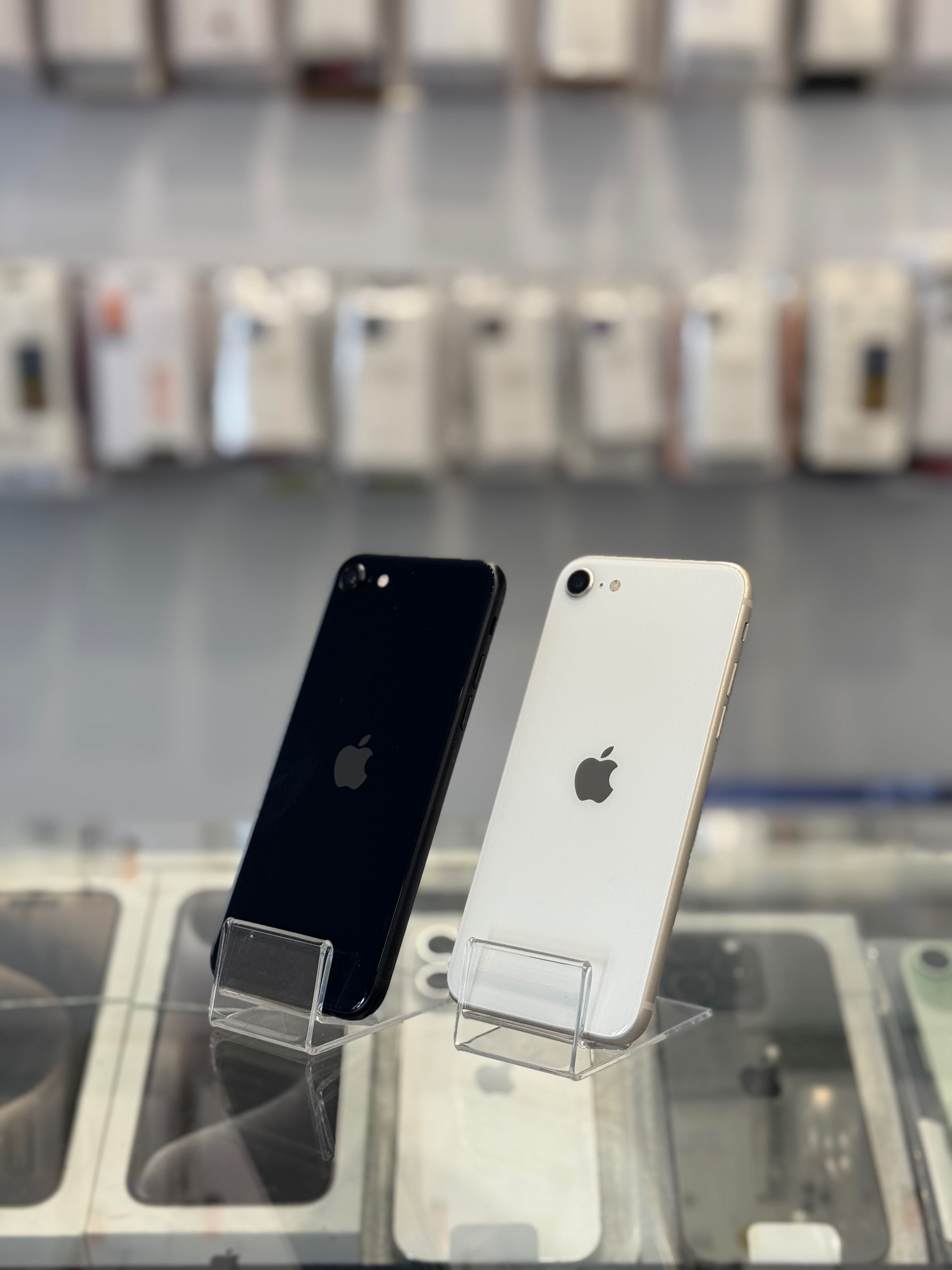 iPhone SE 3 gen 2022 64 GB • Black • White • 100% bateria • jak NOWE •