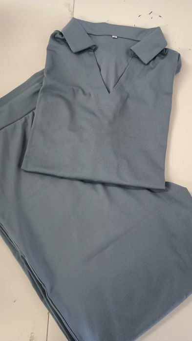 Conjunto calças + blusa L