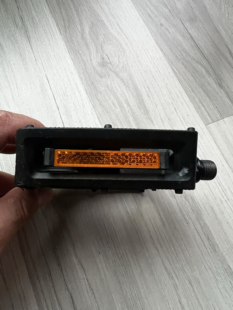Pedały platformowe Specialized plastikowe