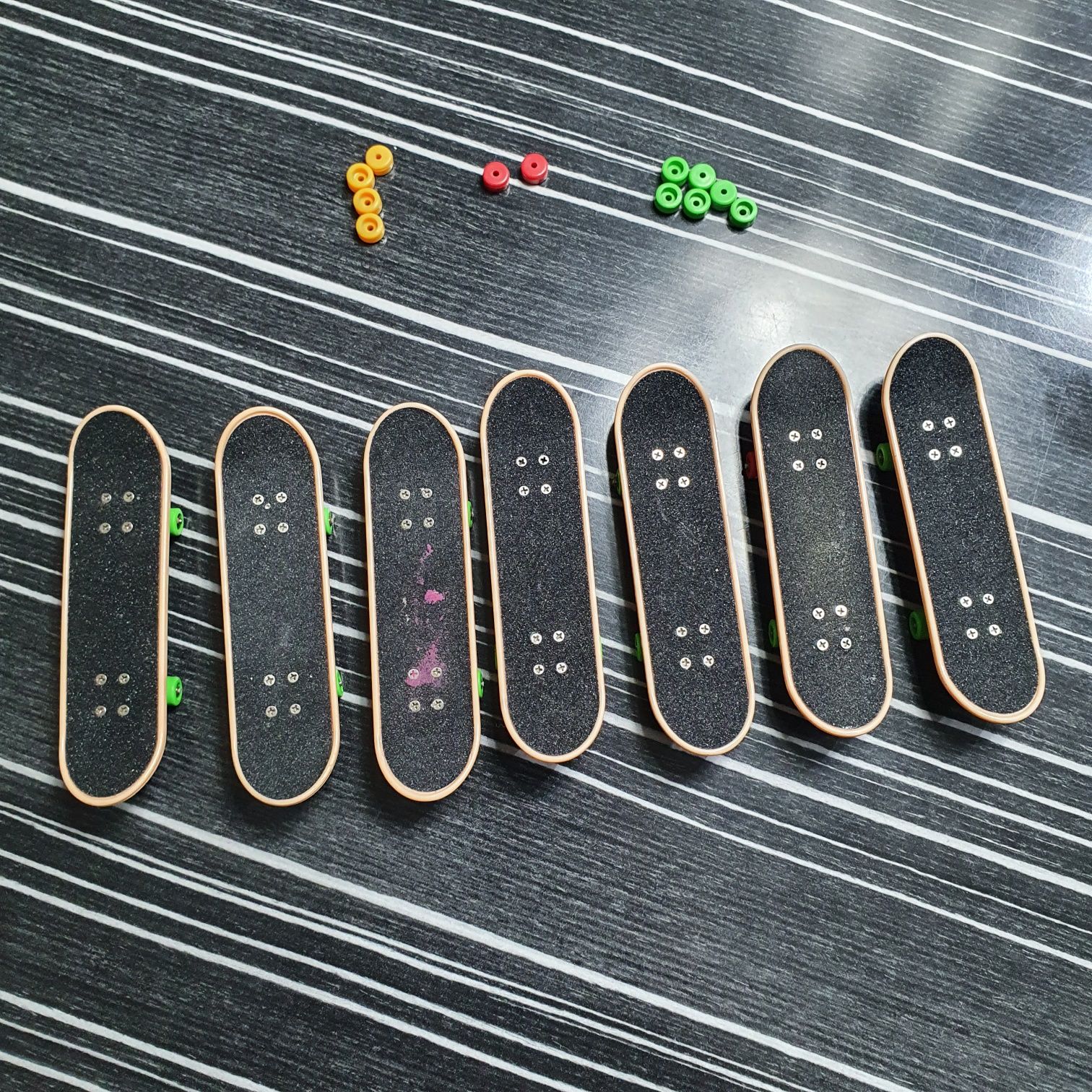 Deskorolki fingerboards kolekcja