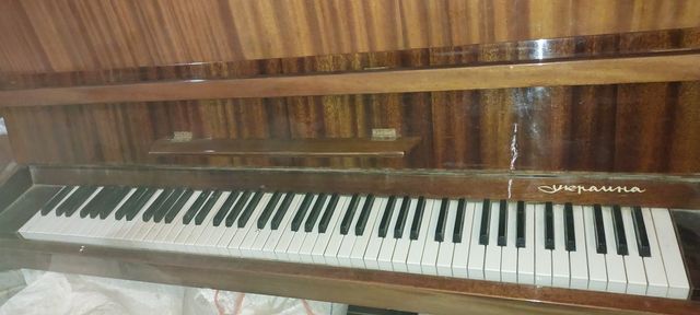 Продам пианино Украина