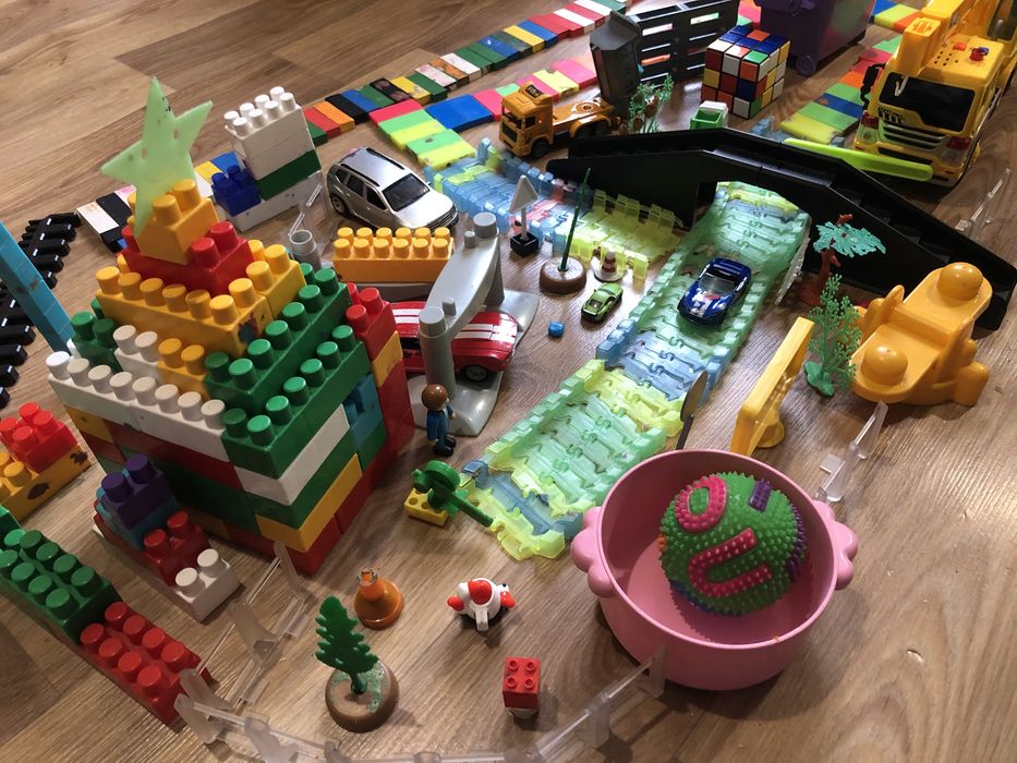 комплект іграшок набор лот машинки bulk domino та інше