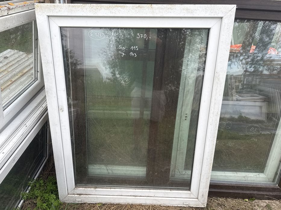 1x okno plastikowe 115x143 biale (transport RU 120x140) biel rozwiew