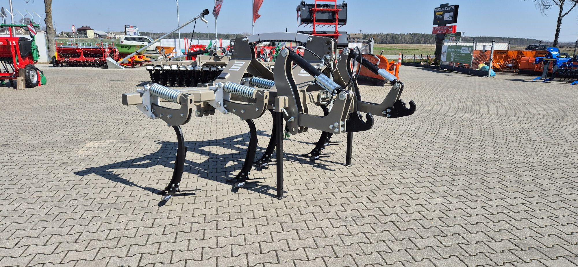 KBOI300 Rolex Kultywator bezorkowy z możliwością agregacji Agro-Lift