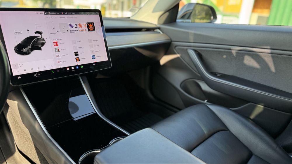 Tesla Model 3 LONG RANGE