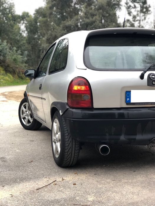 Opel Corsa B (c/ avaria)
