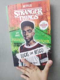 Livro: Stranger Things Lucas em risco oficial