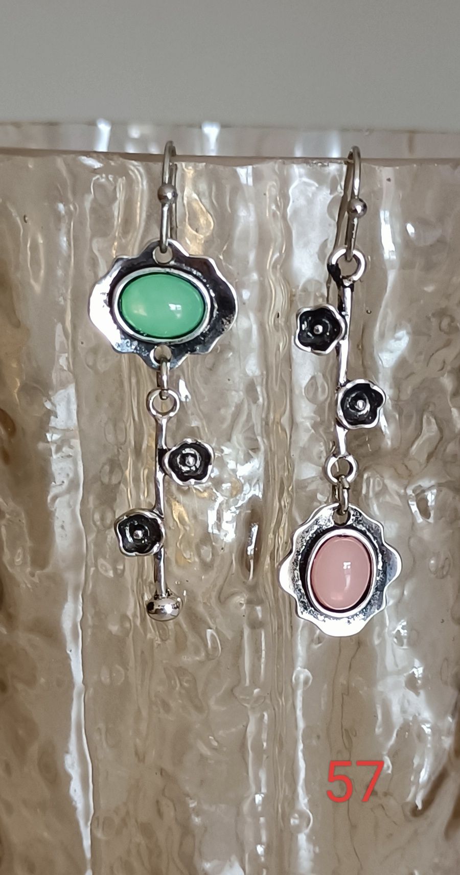 Brincos novos variados
