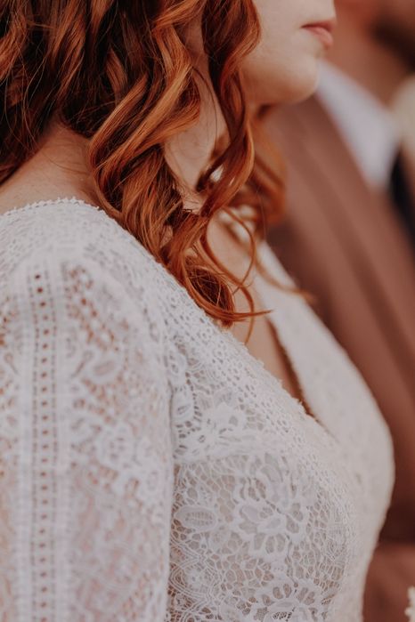 Suknia ślubna z koronki