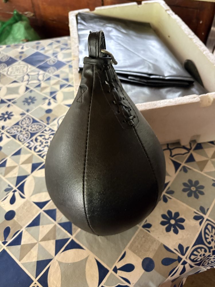 Punching bag + Speedball Decathlon