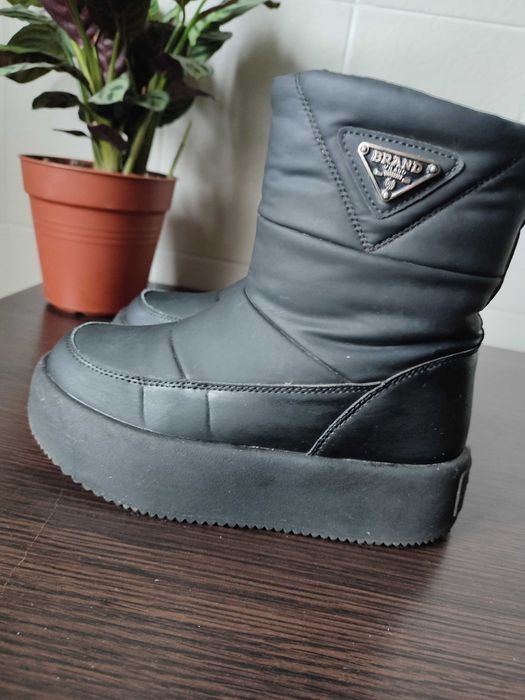 Зимові сапожки на дівчинку 35р.