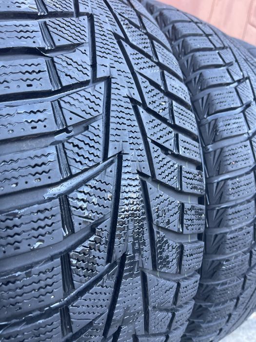 Шини 225/65 r17 Hankook зимові залишок протектора 8мм