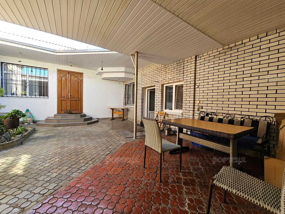 Продаж житлового будинку у Підгородному, поруч  школа