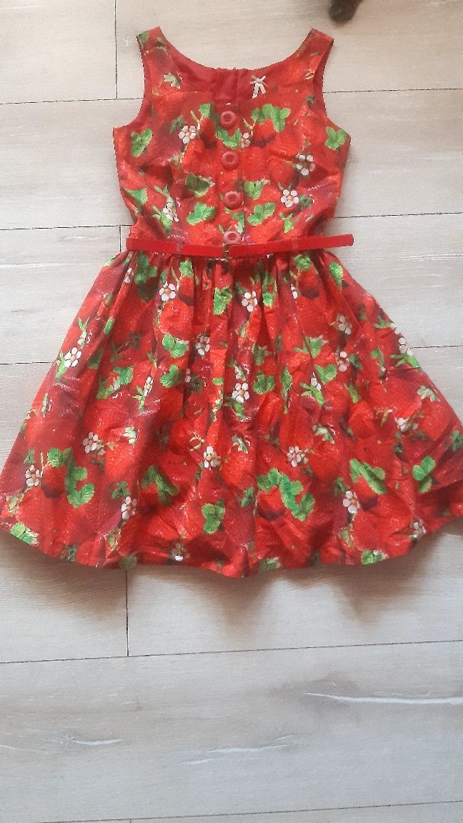 Продам красивое платье 120 грн.