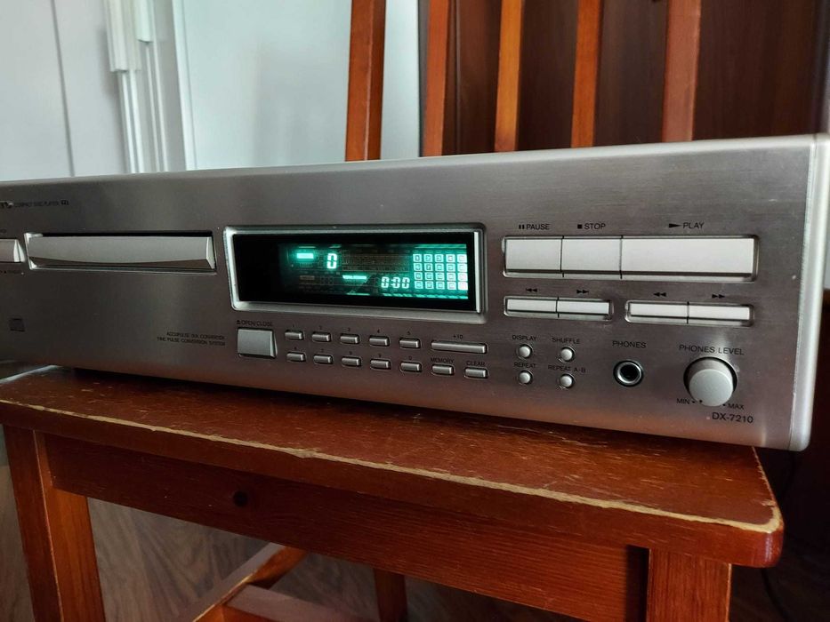 Odtwarzacz CD ONKYO R1 DX-7210
