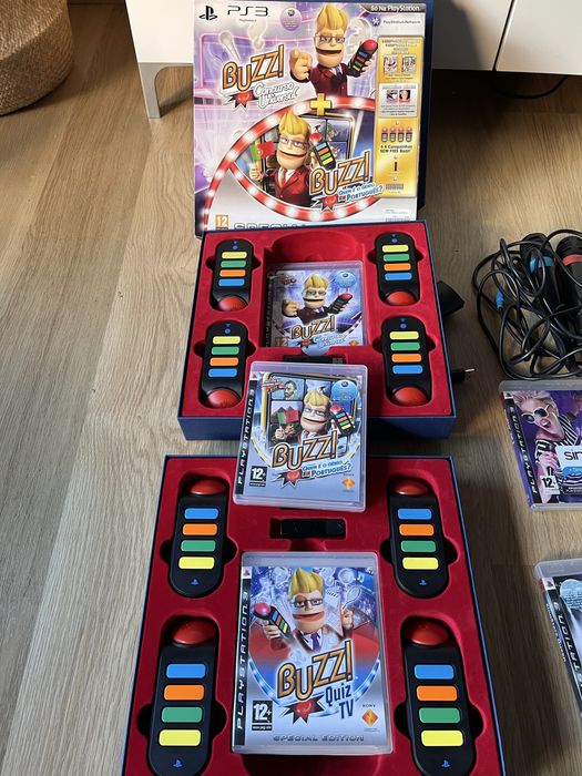 PS3 Excelente Estado c/ 2 comandos + Move Fitness, SingStar e Jogos