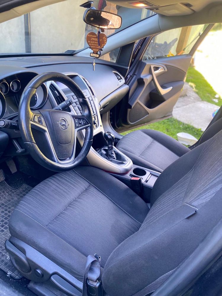 Opel astra sports tourer j 1.7 cdti