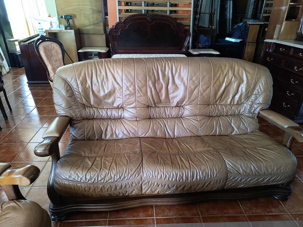 Conjunto de sofás e mesa de centro