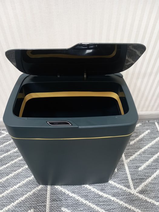 Сенсорне  відро для сміття
Сенсорне (безконтактне) вузьке індукційне в