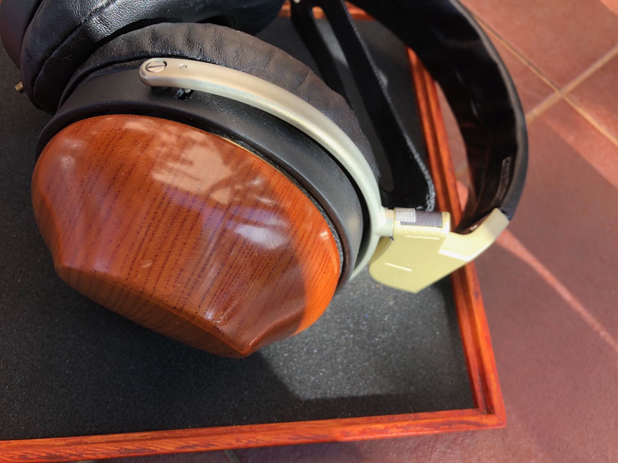 ES LAB R-10 Słuchawki Hi-end