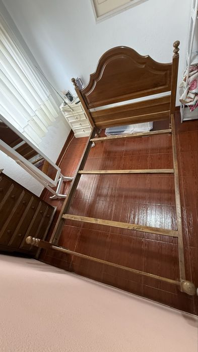 Cama de casal com colchão incluído