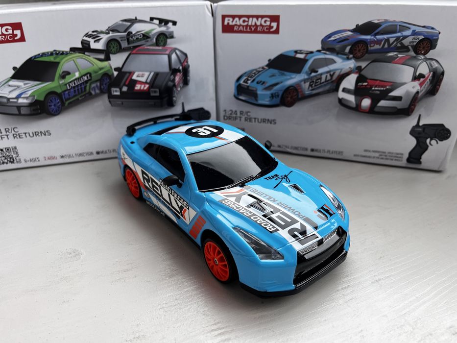 Машинка для дрифта на радиоуправлении 4*4