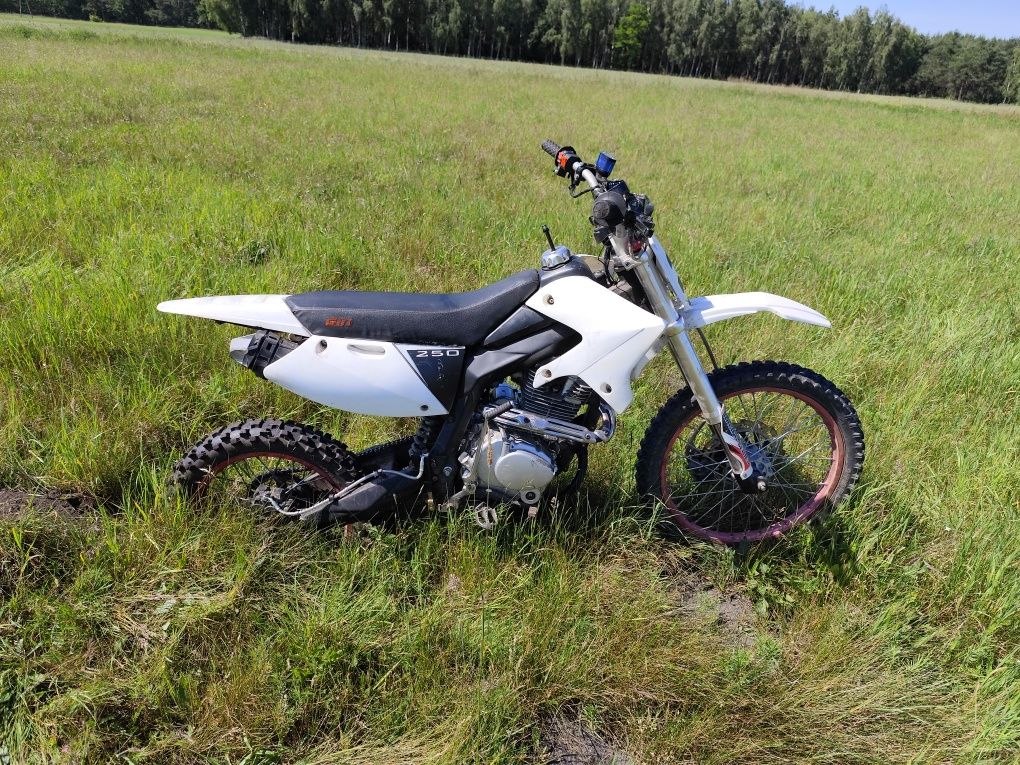 Cross 250 (diabolini, x-motos, kayo)