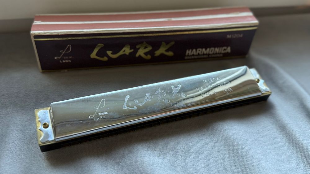 LARK Harmonika ustna