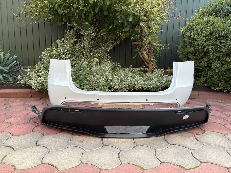 Бампер задній Tesla Model Y під парктронік